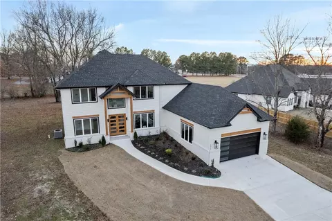 4815 Mission Blvd, Fayetteville, AR 72703