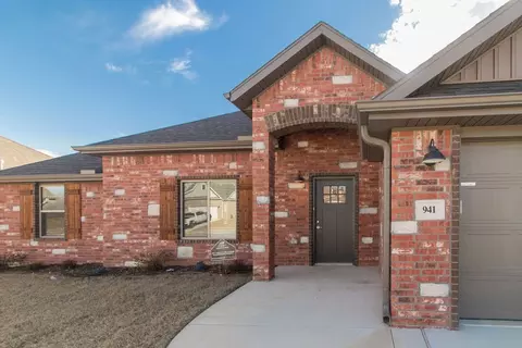 941 Pinnacle St, Prairie Grove, AR 72753