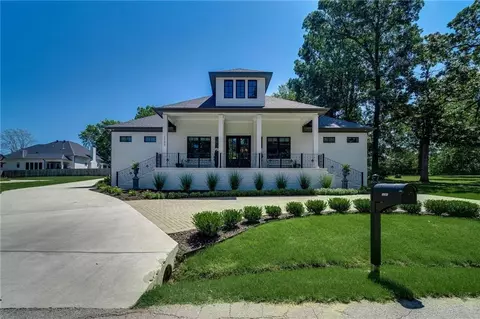 1190 N Shady, Fayetteville, AR 72703