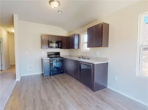101 W Gillian Ave, Rogers, AR 72758