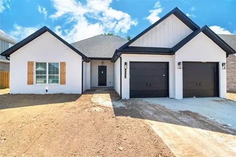 6301 S 59th St, Rogers, AR 72758