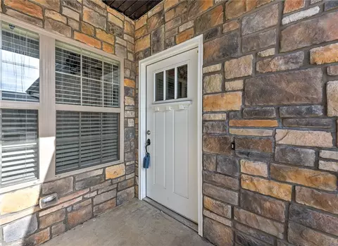 2819 W Persimmon St, Rogers, AR 72756