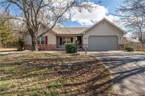 11 Ettington Dr, Bella Vista, AR 72714