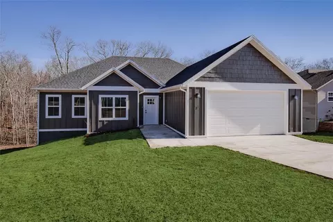 9 Shelly Dr, Bella Vista, AR 72714