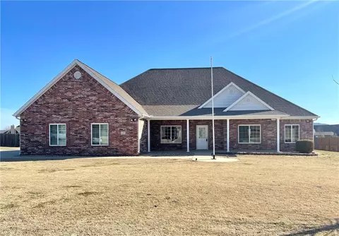 452 S Grandview Ct, Farmington, AR 72730