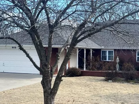 906 Linden St, Rogers, AR 72756