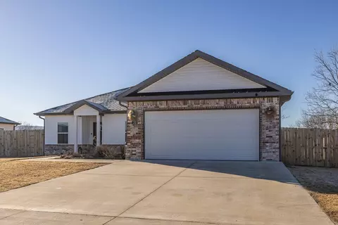 39 W Chikasaw, Farmington, AR 72730