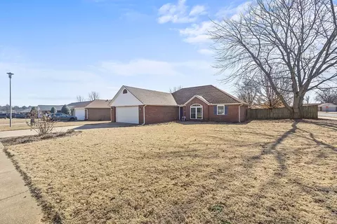 1400 SE 21st St, Bentonville, AR 72712