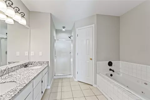 Bath - 2636 Fruit Tree Ave, Springdale, AR 72764 photo 2 of 3