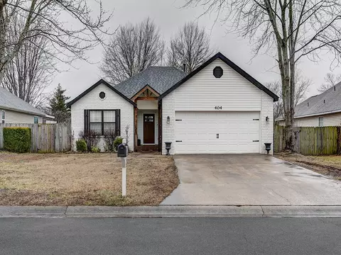 404 Glenwood Pl, Siloam Springs, AR 72761