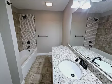 Bath - 10467 Boston Rd, Summers, AR 72769 photo 3 of 3