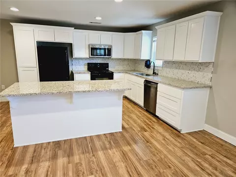 Kitchen - 10467 Boston Rd, Summers, AR 72769 photo 2 of 2