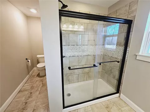Bath - 10467 Boston Rd, Summers, AR 72769 photo 2 of 3