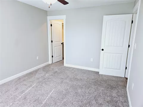 Bedroom - 10467 Boston Rd, Summers, AR 72769 photo 4 of 5