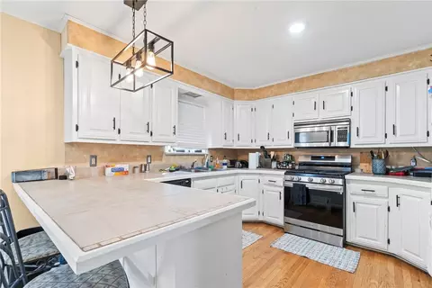 Kitchen - 22556 E War Eagle Rd, Springdale, AR 72764 photo 1 of 3