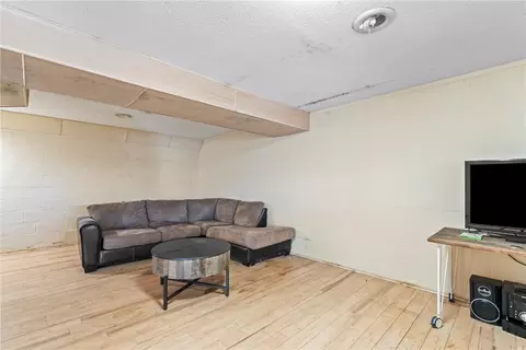 Living - 22556 E War Eagle Rd, Springdale, AR 72764 photo 4 of 5