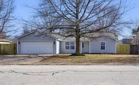 1579 Justin Ct, Siloam Springs, AR 72761