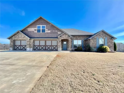504 Sunset Dr, Cave Springs, AR 72718