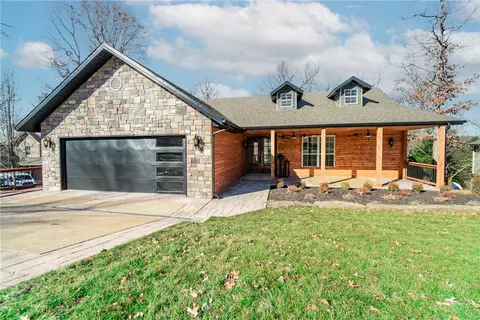 16 Attleborough Ln, Bella Vista, AR 72714