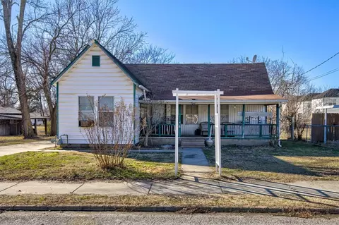720 N 5th St, Rogers, AR 72756