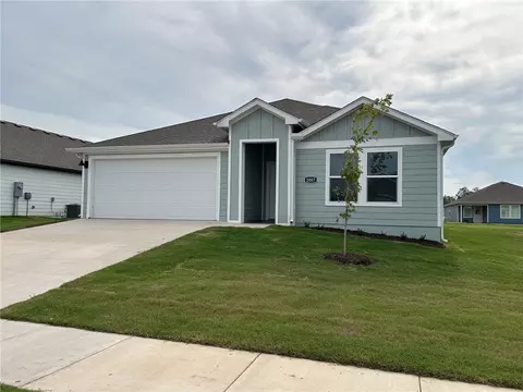 2007 N Fleetwood Ln, Siloam Springs, AR 72761
