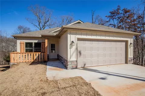 19 Roxburgh Dr, Bella Vista, AR 72715
