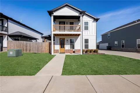 1709 Whitney Ln, Rogers, AR 72758