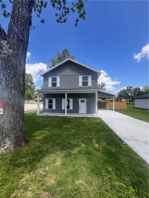 321 E Rogers St, Lincoln, AR 72744