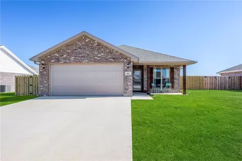 812 Robinson St, Pea Ridge, AR 72751