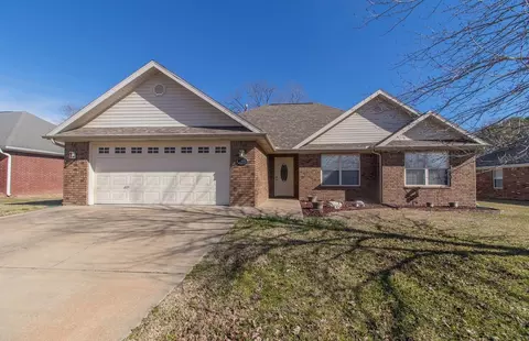 786 Asboth St, Pea Ridge, AR 72751