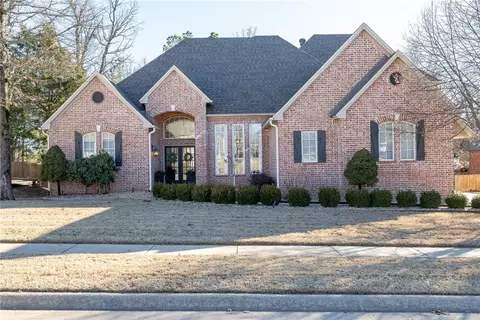 3433 E Township St, Fayetteville, AR 72703