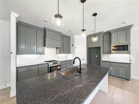 750 Dillon St, Bentonville, AR 72713