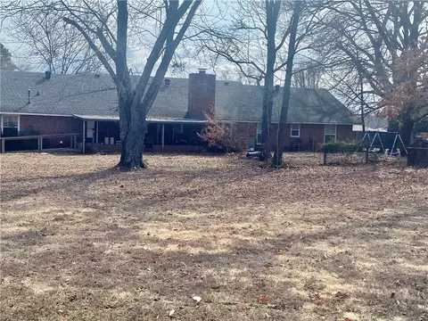 Exterior - 814 E Cherry St, Alma, AR 72921 photo 8 of 11