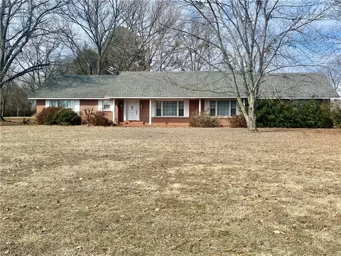 814 E Cherry St, Alma, AR 72921