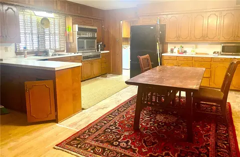 Dining - 814 E Cherry St, Alma, AR 72921 photo 1 of 2