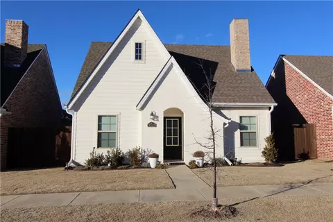 3762 W Somerville Ln, Fayetteville, AR 72704