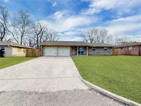 509 Dyer St, Springdale, AR 72762