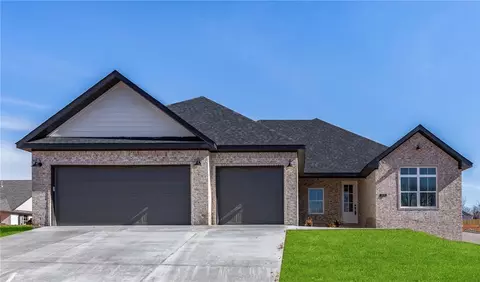 408 Ardie Martin St, Tontitown, AR 72762
