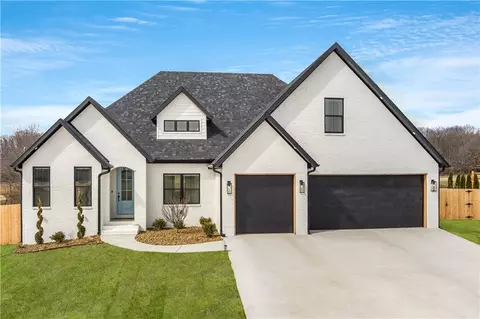 14945 Tikaani Dr, Siloam Springs, AR 72761