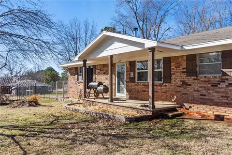 3201 Sassafras Hill Rd, Fayetteville, AR 72703