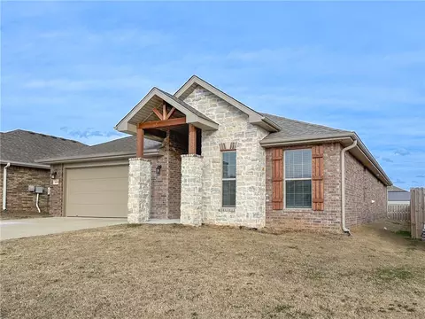 6010 NW Hancock St, Bentonville, AR 72713