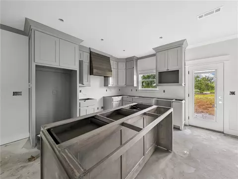27 Francis Dr, Bella Vista, AR 72715