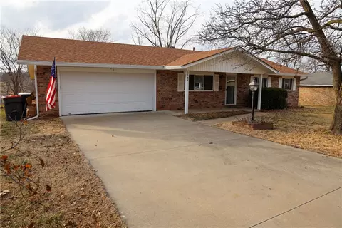 2702 S Morlan Ave, Springdale, AR 72764