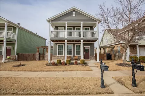 661 Longfellow Ln, Fayetteville, AR 72704