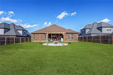 401 Ramsey St, Gentry, AR 72734