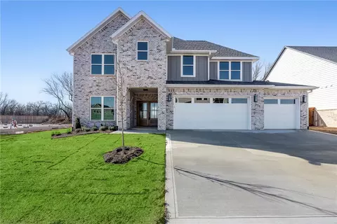 6800 SW Ambient St, Bentonville, AR 72713