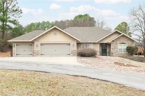 3 Whitby Ln, Bella Vista, AR 72714