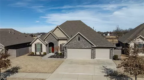 4712 W Oldham Dr, Fayetteville, AR 72704