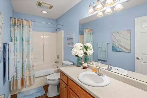Bath - 504 Willow St, Gentry, AR 72734 photo 3 of 3