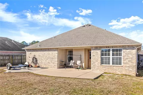 Exterior - 504 Willow St, Gentry, AR 72734 photo 11 of 14